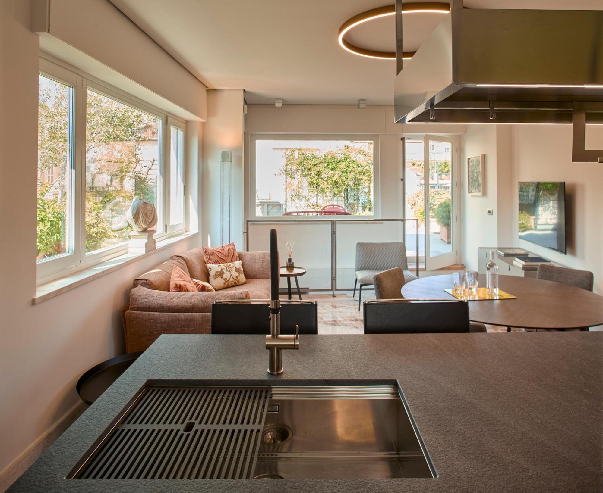 Palazzo Delle Pietre - Luxury Apartahotel Roma